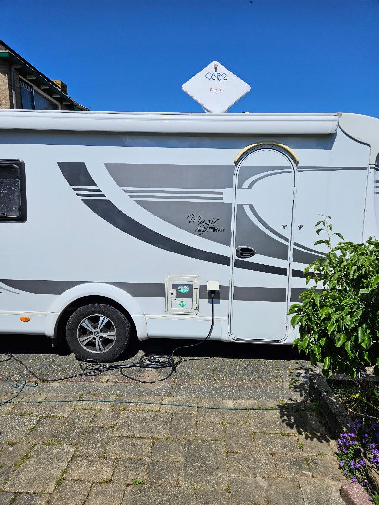 Oyster tv schotel, Ophalen of Verzenden, Gebruikt, (Schotel)antenne, Overige merken
