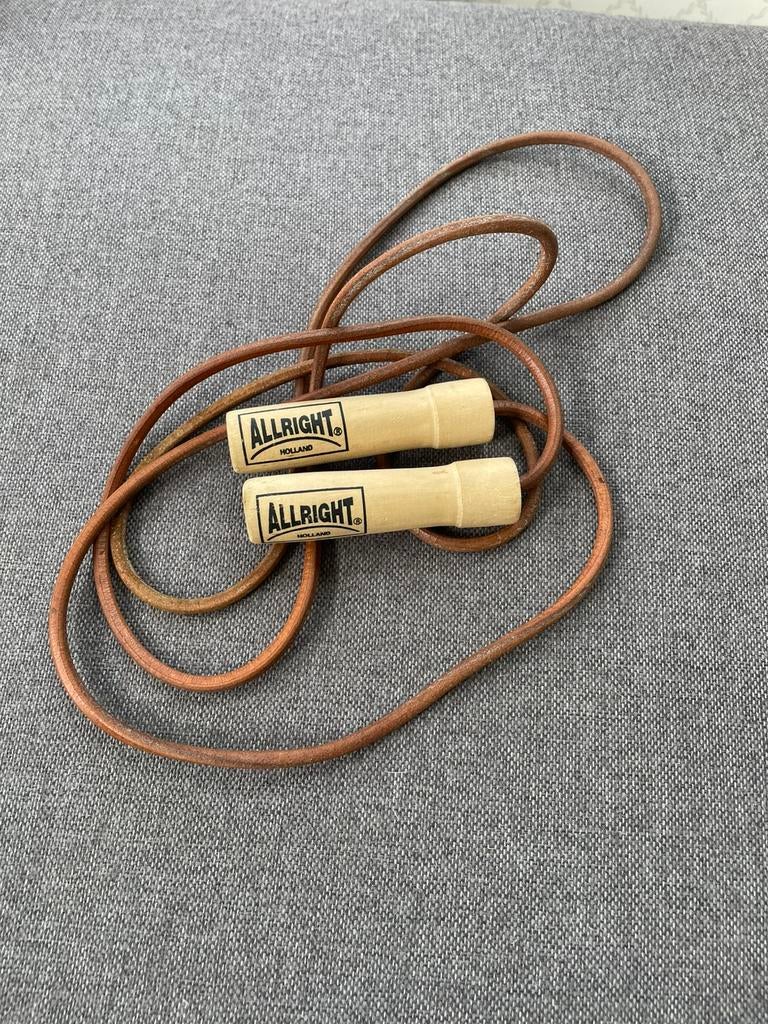 Springtouw. Gelagerd en van leer. Allright., Sport en Fitness, Ophalen of Verzenden, Zo goed als nieuw