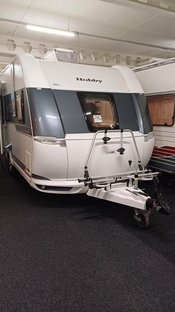 Hobby 460 Ufe 2016 met luifel, airco, mover en fietsendrager, Caravans en Kamperen, Caravans, Particulier, tot en met 4, 1000 - 1250 kg