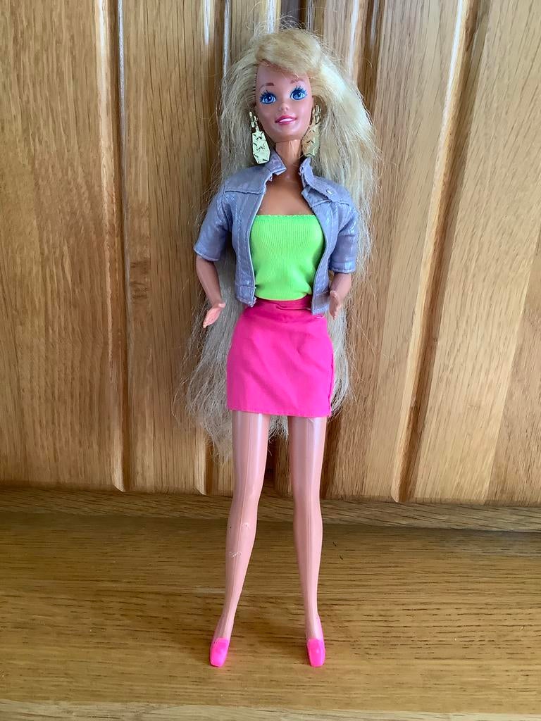 Barbie,met gouden oorbellen,en lang haar ,vintage, Ophalen of Verzenden, Gebruikt, Barbie