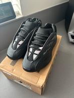 Yeezy Boost 700 V3 Azael sneakers, Ophalen of Verzenden, Nieuw, Zwart, Sneakers of Gympen