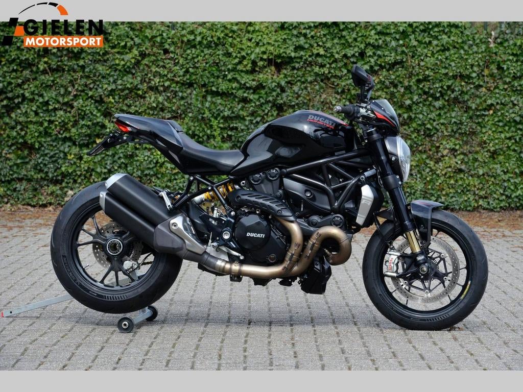 DUCATI MONSTER 1200 R R Zeer fraai, DUCATI, 2 cilinders, 1198 cc, Motorrijbewijs A