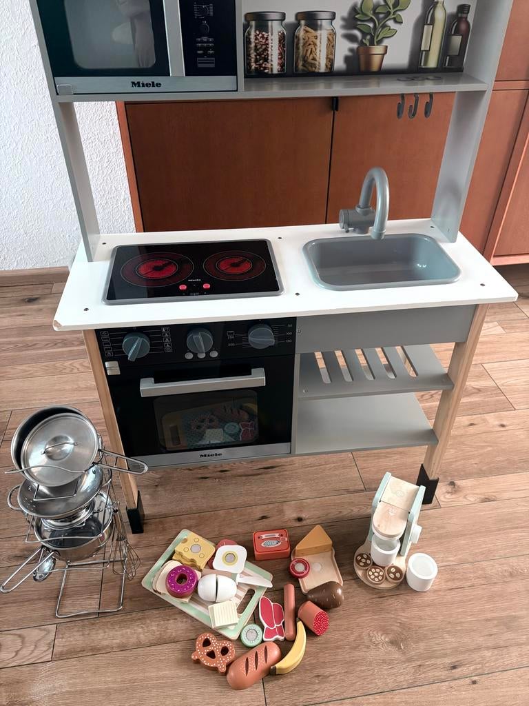 Miele Speelgoedkeuken met accessoires, Ophalen, Zo goed als nieuw, Kunststof, Speelkeuken