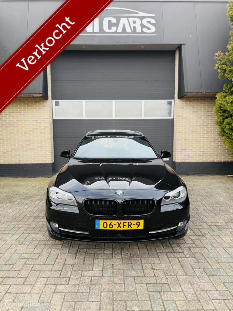 BMW 5-serie Touring 528i High Executive|Automaat|Opendak|NAP, Euro 5, Gebruikt, 2000 kg, Zwart