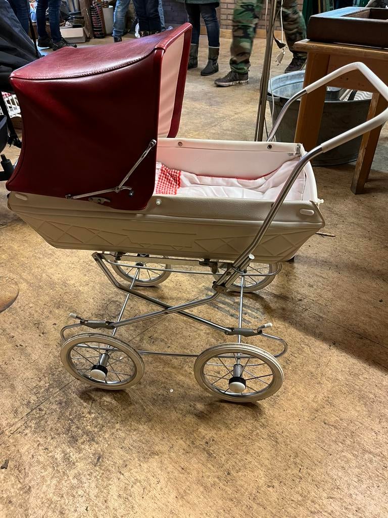 Vintage poppenwagen, Kinderen en Baby's, Speelgoed | Poppen, Ophalen, Gebruikt, Babypop