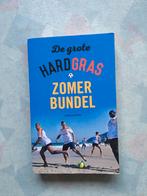 voetbalboek- De grote hard gras zomerbundel, Boeken, Sportboeken, Ophalen of Verzenden, Zo goed als nieuw, Balsport