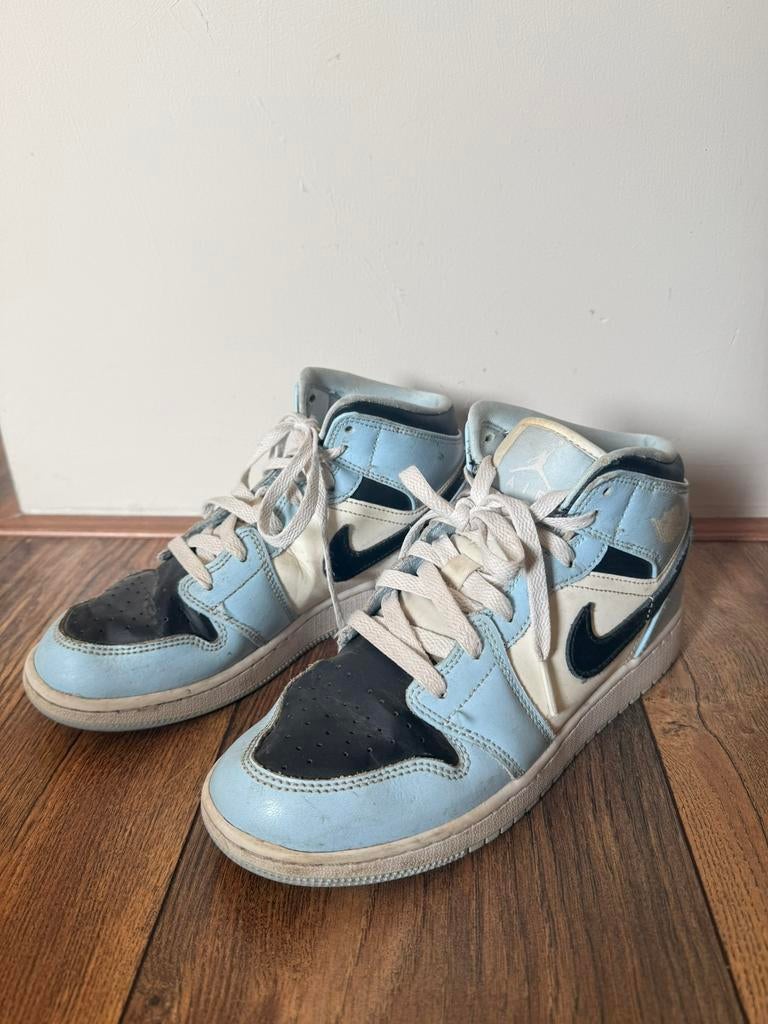 Baby blauwe Nike Air Jordan sneakers in maat 38,5, Blauw, Ophalen of Verzenden, Sneakers of Gympen, Zo goed als nieuw