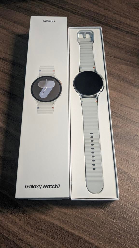 Samsung Galaxy Watch 7 44mm Zilver + Extra Bandjes, Conditie, Ophalen of Verzenden, Zo goed als nieuw, Samsung