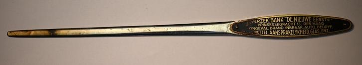 Vintage Briefopener – Verzek.bank "De Nieuwe Eerste", Antiek en Kunst, Antiek | Kantoor en Zakelijk, Ophalen of Verzenden