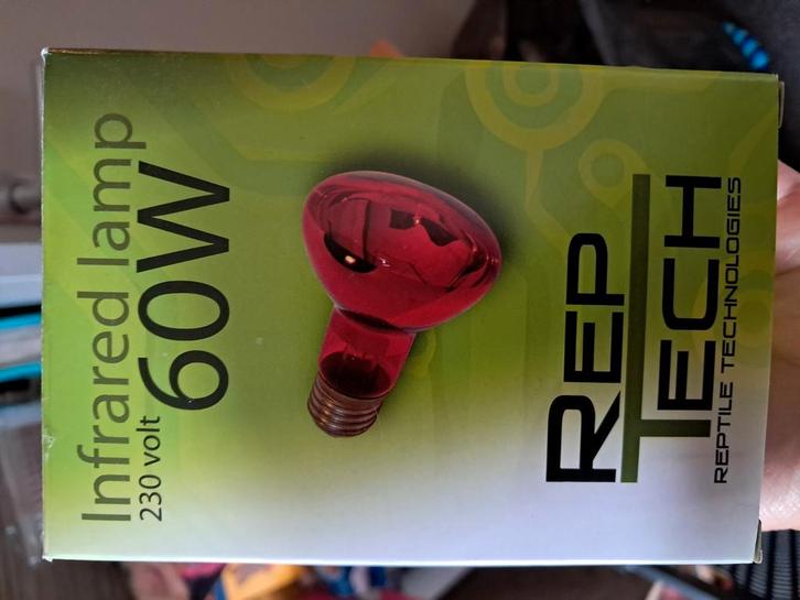 4x reptech 60w infraroodlamp NIEUW, Dieren en Toebehoren, Reptielen en Amfibieën | Toebehoren, Zo goed als nieuw, Terrarium of Paludarium