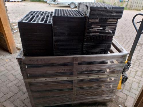 Stek en zaaitrays. Grote hoeveelheid beschikbaar, Tuin en Terras, Kweekspullen, Zo goed als nieuw, Ophalen of Verzenden