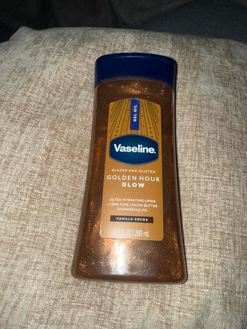 Vaseline Glow Olie - Golden Hour beschikbaar voor biedingen