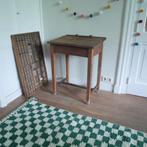 Vintage lessenaar hoog kinderen, Kinderen en Baby's, Kinderkamer | Tafels en Stoelen, Ophalen, Stoel(en)