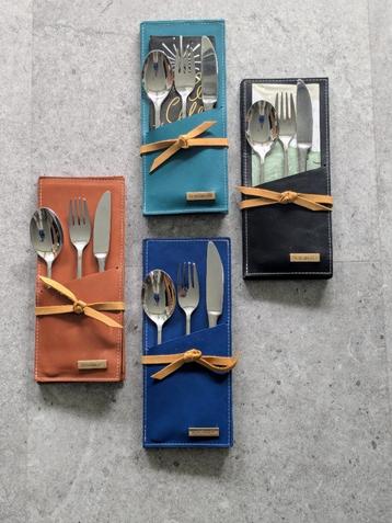 Te koop diverse kleuren bestekhoesjes voor de feestdagen beschikbaar voor biedingen