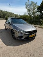 Mercedes-Benz A-Klasse A 250 e AMG Pano Sfeer 2021 Grijs, Auto's, Mercedes-Benz, USB, 4 cilinders, 160 pk, Leder en Stof