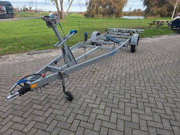 Verhuur boottrailer beschikbaar voor biedingen