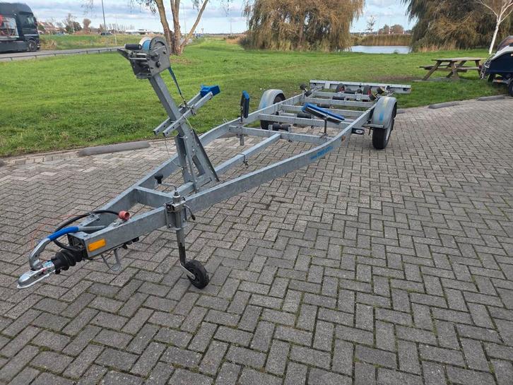 Verhuur boottrailer, Watersport en Boten, Boottrailers, Zo goed als nieuw, Sloepentrailer, Minder dan 1500 kg, Minder dan 6 meter