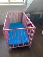 Roze ledikant 60x120 + matras, Kinderen en Baby's, Babywiegjes en Ledikanten, Ophalen of Verzenden, Zo goed als nieuw, Ledikant