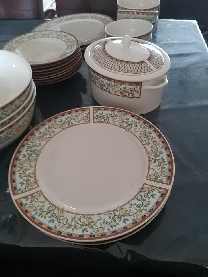 Johnson brothers Lemon tree diepe en platte schalen ., Huis en Inrichting, Keuken | Servies, Zo goed als nieuw, Schaal of Schalen