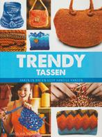 Jaroslava Dovcova # Trendy Tassen - Haken en breien, Ophalen of Verzenden, Zo goed als nieuw, Haken, Patroon of Boek