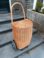 Rieten boodschappenkar met deksel, Ophalen of Verzenden, Gebruikt, Hout, Met deksel