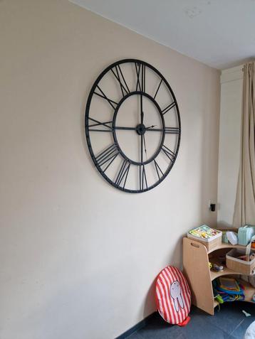 Industriële Wandklok - 113cm - Stille Batterij Klok beschikbaar voor biedingen