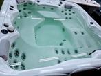 WELLIS 2 ligplaatsen massage jacuzzi incl bezorging&garantie, Tuin en Terras, Bubbelbaden en Hottubs, Ophalen of Verzenden, Gebruikt