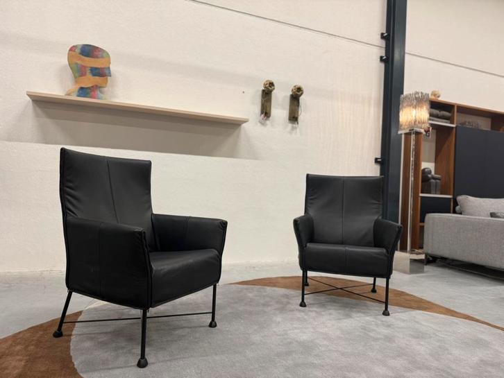 2 Nieuwstaat Montis Charly Fauteuils zwart leer Design stoel, Huis en Inrichting, Fauteuils, Nieuw, Leer, 50 tot 75 cm, 75 tot 100 cm