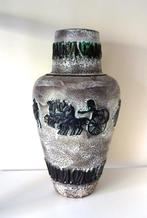 Keramiek vaas bruin met paarden wagenmenner Germany 6830-g, Antiek en Kunst, Antiek | Keramiek en Aardewerk, Ophalen