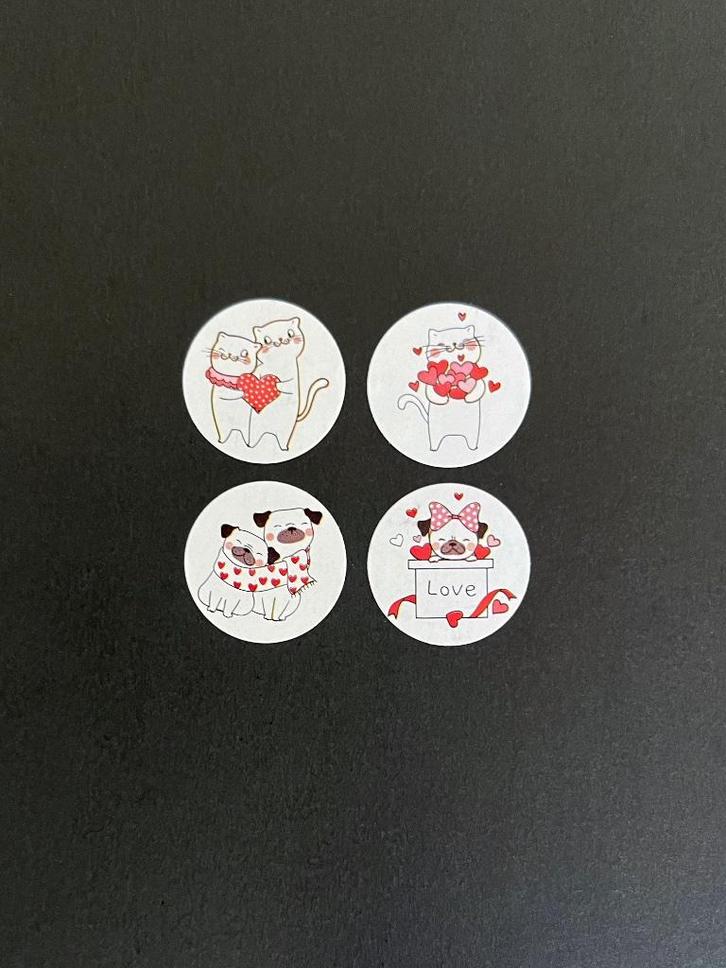 4 verschillende sluitstickers met hond poes en hartjes, Verzamelen, Stickers, Nieuw, Dier en Natuur, Ophalen of Verzenden