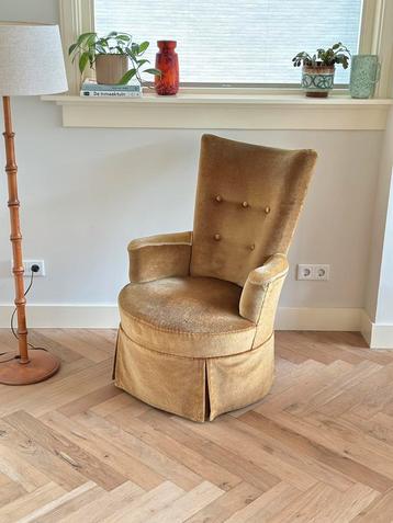 Vintage fauteuil cocktail stoel jaren 50/60 okergeel stof beschikbaar voor biedingen