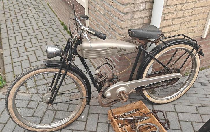 Hele leuke Monet Goyon en een leuke bianchi 125 cc, Motoren, Motoren | Oldtimers, Ophalen