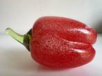 Kosta Boda Rode Paprika ‘Frutteria’ Art Glass Gunnel Sahlin, Antiek en Kunst, Kunst | Designobjecten, Ophalen of Verzenden