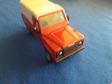 Land Rover Defender 110 Pick Up rood – Siku 1/32 beschikbaar voor biedingen