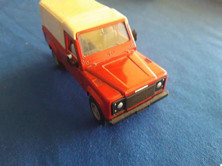 Land Rover Defender 110 Pick Up rood – Siku 1/32, Hobby en Vrije tijd, Modelauto's | 1:32, Zo goed als nieuw, Auto, SIKU, Ophalen of Verzenden