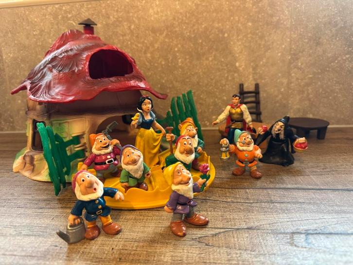 Sneeuwwitje en de 7 dwergen huisje - Bullyland, Kinderen en Baby's, Speelgoed | Poppen, Gebruikt, Overige typen, Ophalen of Verzenden