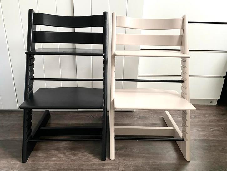 Twee refurbished Stokke Tripp Trapp Meegroeistoelen, Kinderen en Baby's, Kinderstoelen, Gebruikt, Meegroeistoel, Gordel(s), Ophalen