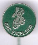 G.R.C. Excelsior zilverkleurig wielrenen speldje ( Z_164a ), Verzamelen, Speldjes, Pins en Buttons, Verzenden, Zo goed als nieuw