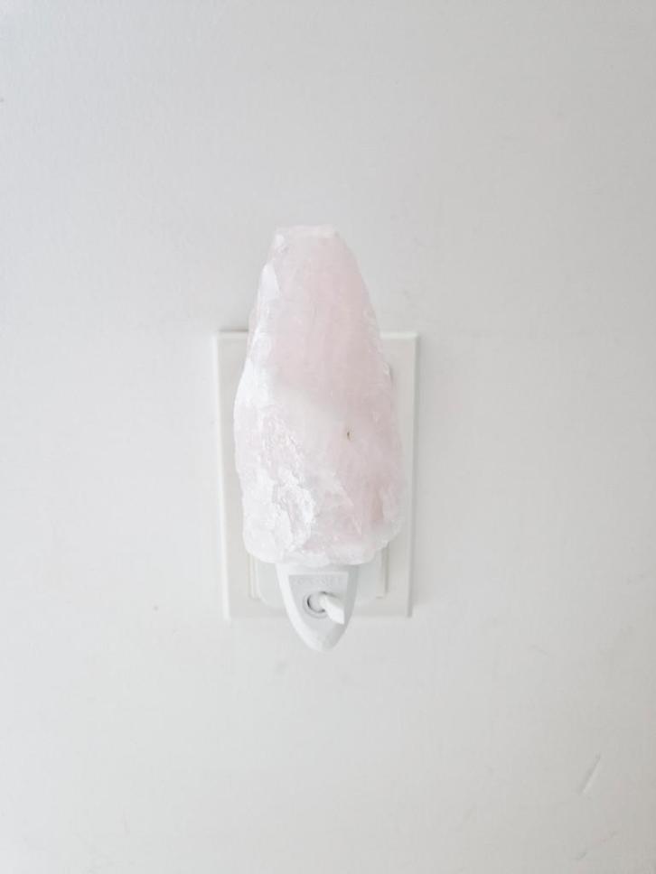 Nieuw rozenkwarts nachtlampje babykamer kinderkamer roze, Kinderen en Baby's, Kinderkamer | Inrichting en Decoratie, Nieuw, Lamp