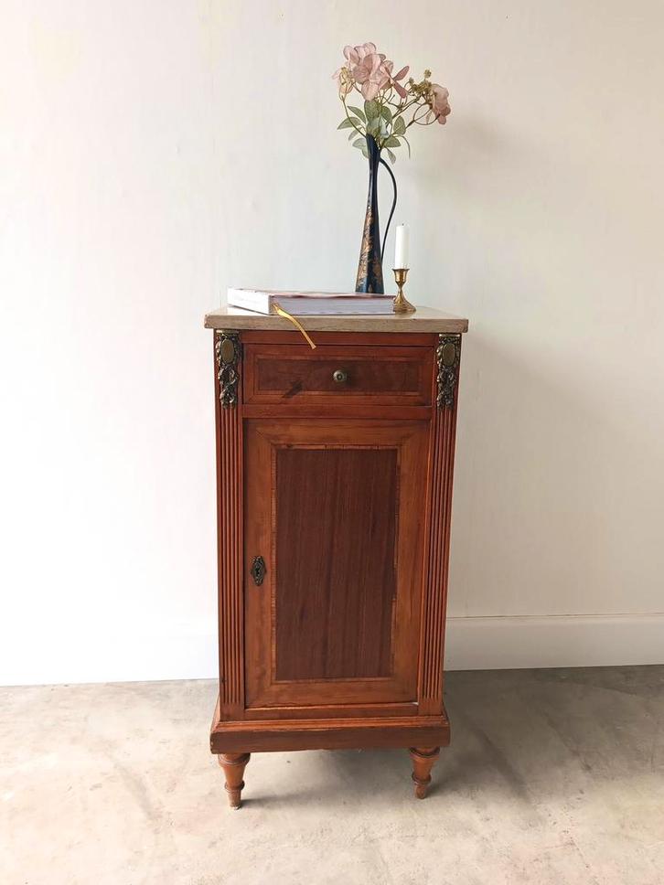 Mooi nachtkastje, halkastje met travertin blad en fineer, Antiek en Kunst, Antiek | Overige Antiek, Ophalen