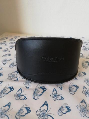 Zonnebrillen koker Calvin klein zwart leer    Nieuw beschikbaar voor biedingen