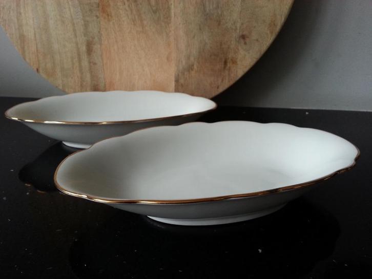 Brocante Czechoslovania 2 vleesschaaltjes wit en goud randje, Antiek en Kunst, Curiosa en Brocante, Ophalen of Verzenden
