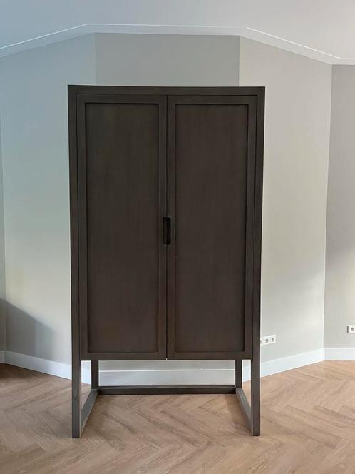 Moderne houten kledingkast 220x120x60, Huis en Inrichting, Kasten | Kledingkasten, Zo goed als nieuw, 200 cm of meer, 100 tot 150 cm