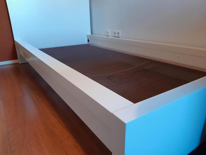 Eenpersoonsbed Ikea met auping bodem, Huis en Inrichting, Slaapkamer | Bedden, Zo goed als nieuw, Eenpersoons, 90 cm, 200 cm, Hout