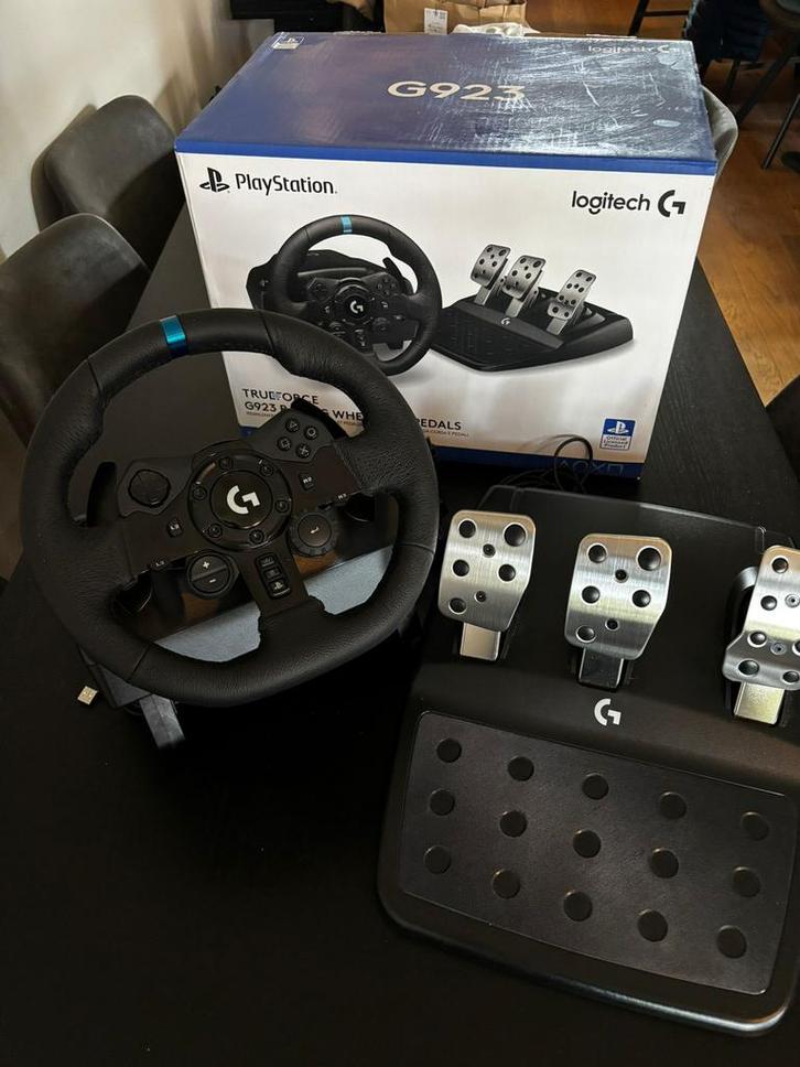 Logitech G923 Racestuur & Pedalen, Spelcomputers en Games, Spelcomputers | Sony PlayStation Consoles | Accessoires, Zo goed als nieuw