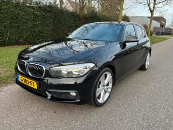 ✅ BMW 1-Serie 116i Sport 109pk 2015 18”Lmv/Led/PDC beschikbaar voor biedingen