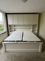 GRATIS wit bed met ombouwkast compleet met matras en toppers, Huis en Inrichting, Ophalen, Gebruikt, Wit, Tweepersoons