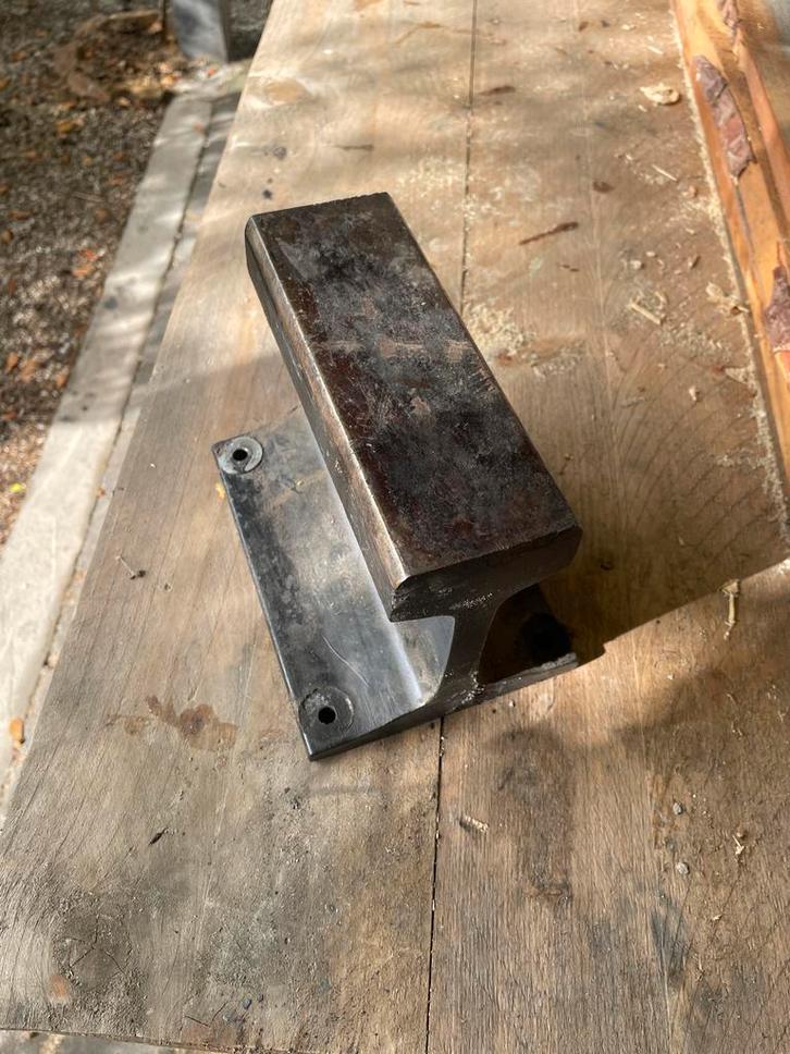 Aambeeld - Solide Werkplaatsgereedschap, Doe-het-zelf en Verbouw, Gereedschap | Handgereedschap, Gebruikt, Ophalen of Verzenden