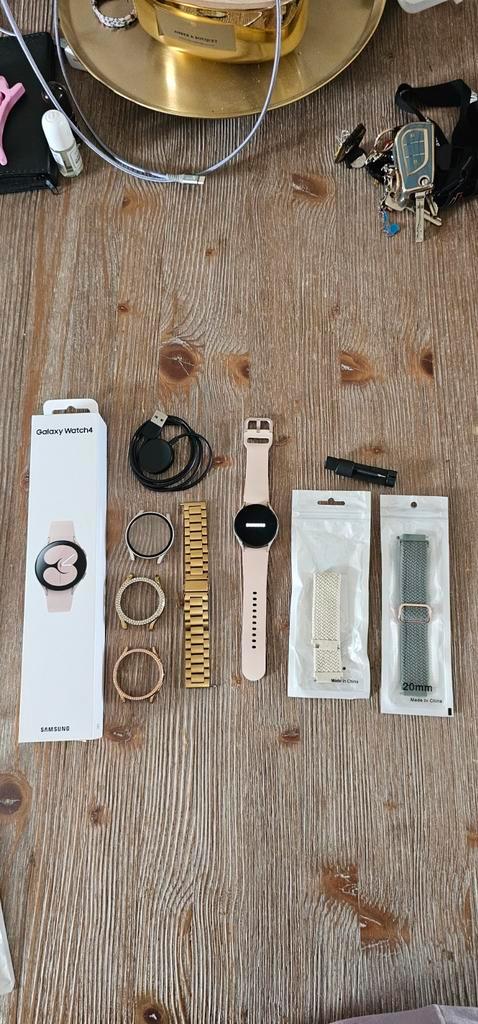 Samsung galaxy watch 4, Sieraden, Tassen en Uiterlijk, Smartwatches, Zo goed als nieuw, Android, Roze, Afstand, Calorieverbanding