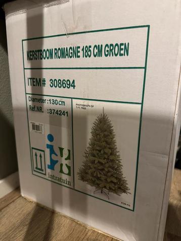 Triumph Tree kunstkerstboom Romagne beschikbaar voor biedingen